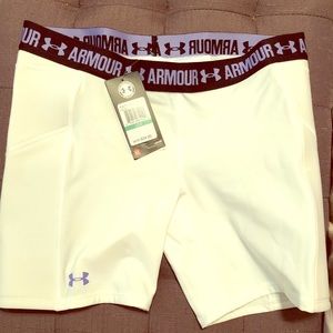 Under Armor heat gear compression women’s shorts